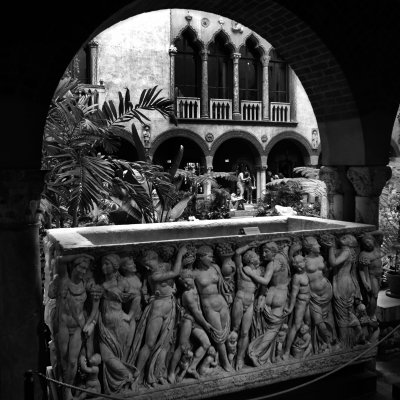 NAKED PEOPLE ON TUB  GARDNER MUSEUM BOSTON 2023